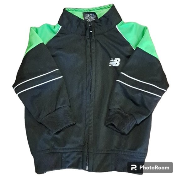 Boys New Balance Track Jacket Size 18 M - Picture 1 of 3